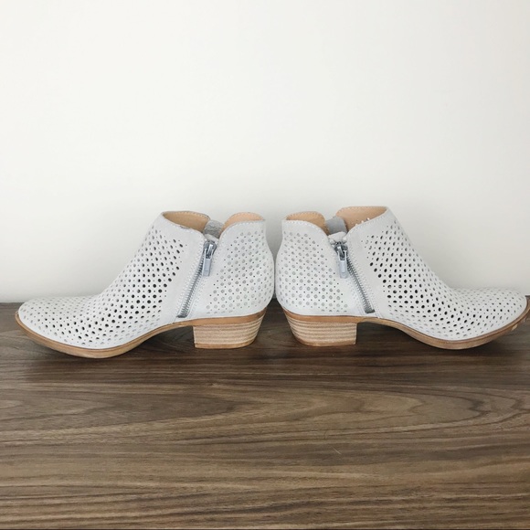 Lucky Brand Perforated Beige Zip Up Ankle Booties - Picture 7 of 11